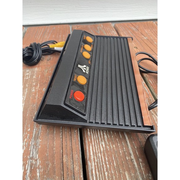 Atari Flashback 2 Console w/ Controllers And Wires Works Great Plug N Play Game